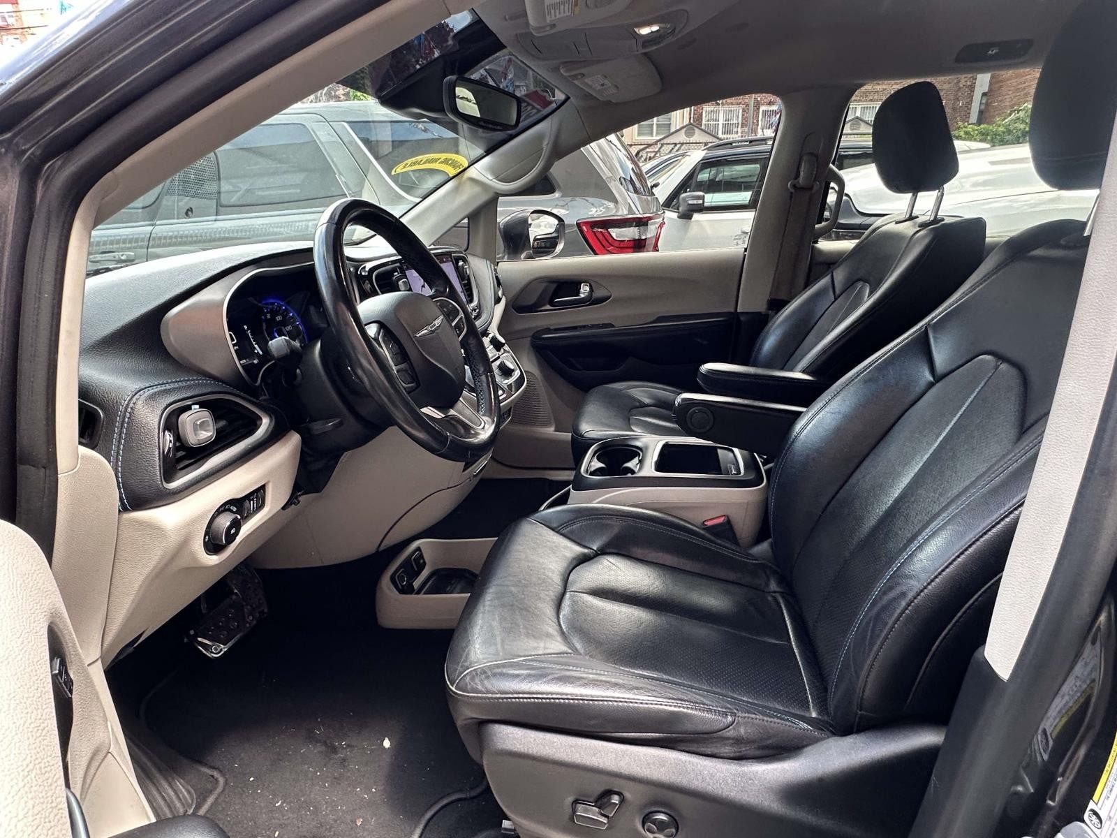 2021 Chrysler Pacifica Touring L - Photo 12