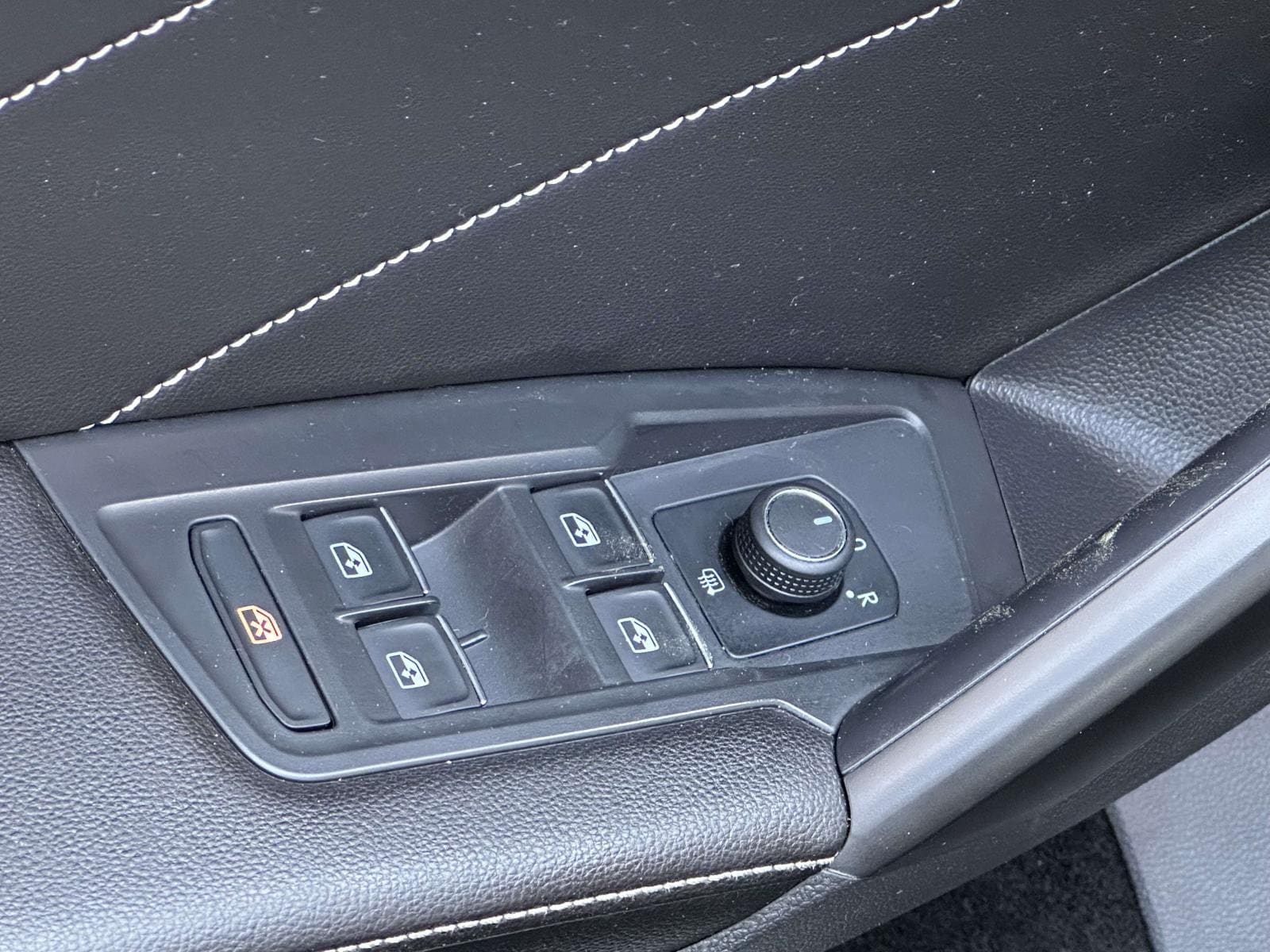 2022 Volkswagen Tiguan SE - Photo 12