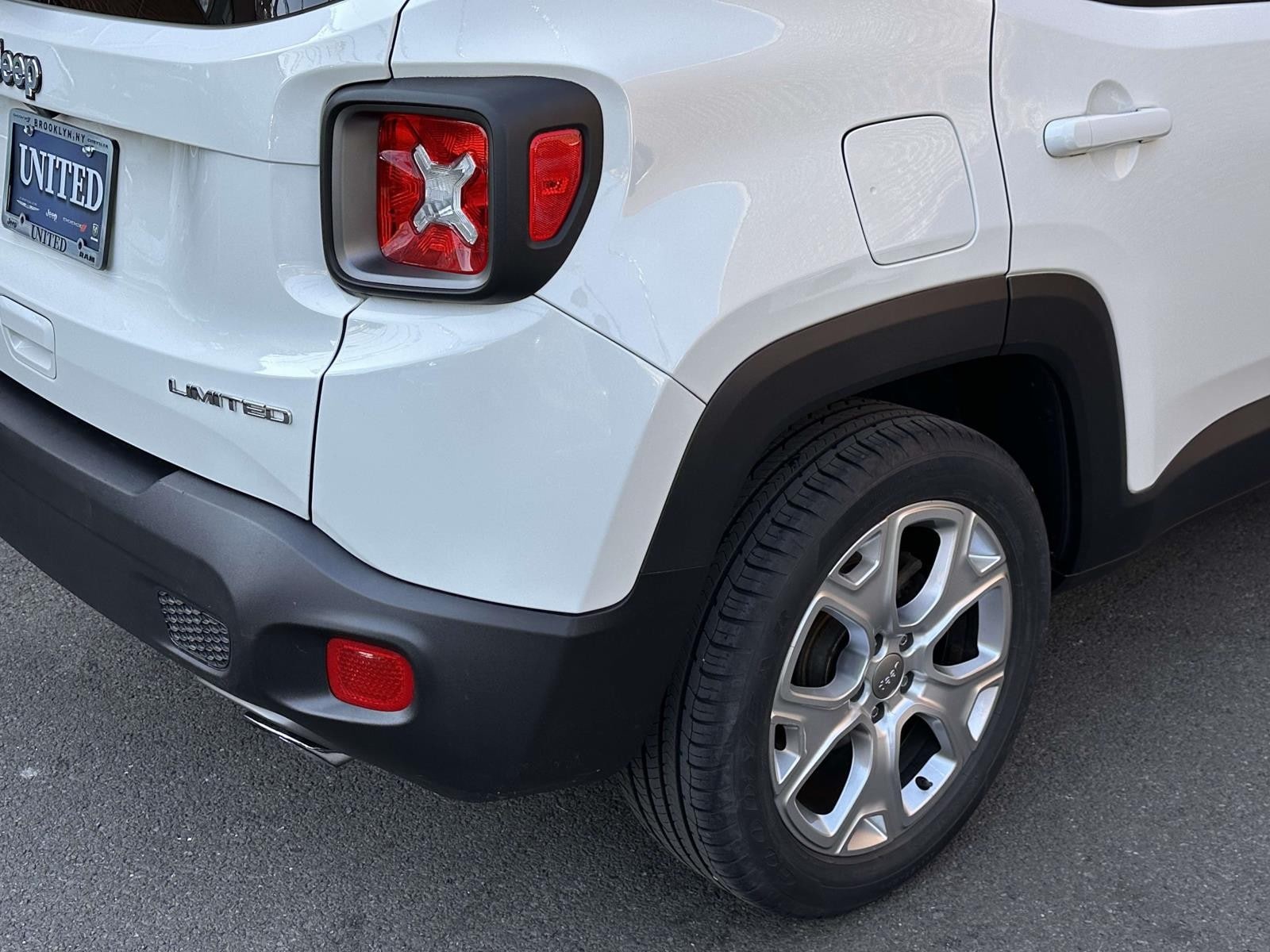 2020 Jeep Renegade Limited - Photo 12