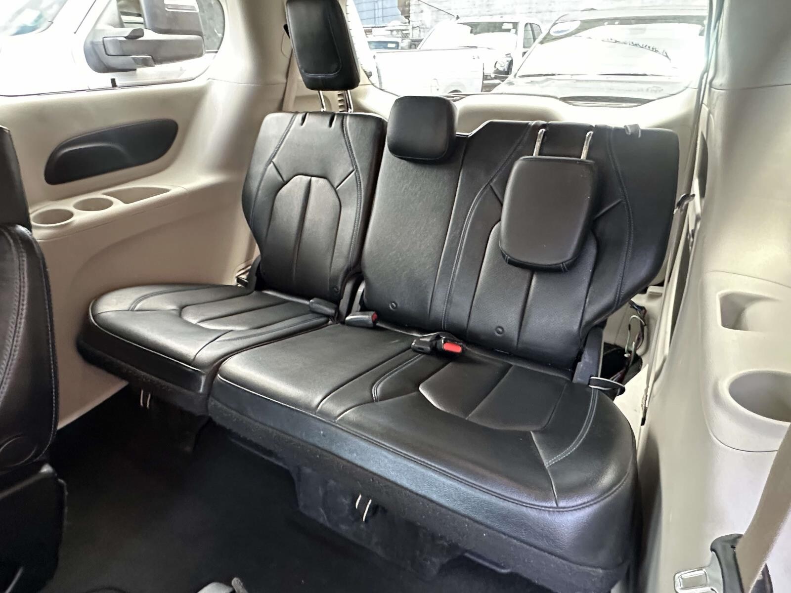 2021 Chrysler Pacifica Touring L - Photo 13