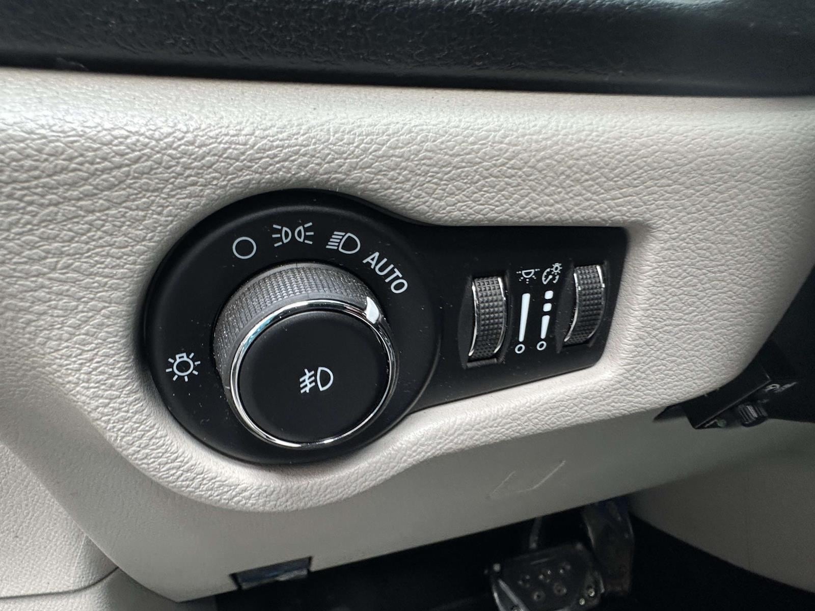 2021 Chrysler Pacifica Touring L - Photo 20