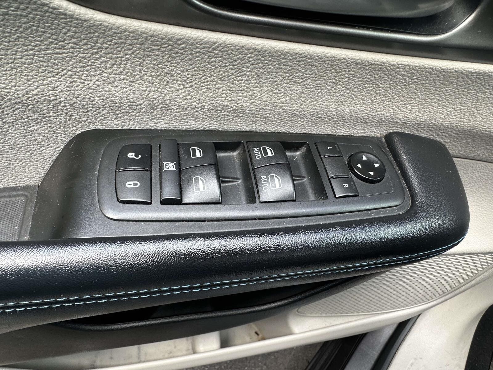 2021 Chrysler Pacifica Touring L - Photo 19