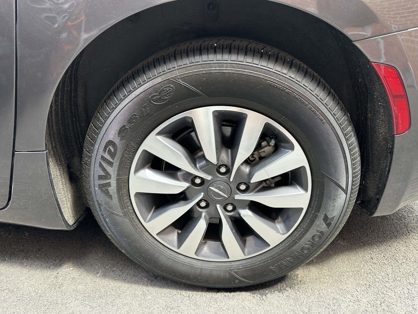 2021 Chrysler Pacifica Touring L - Photo 8