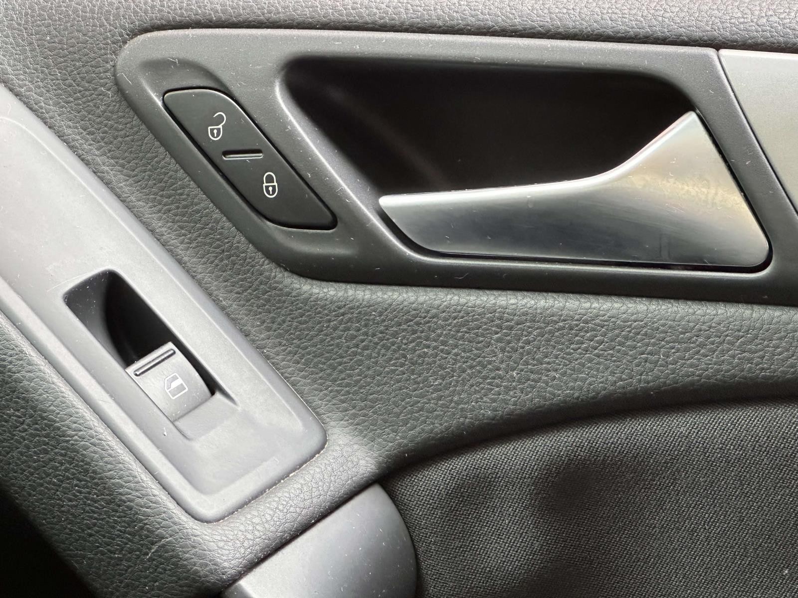 2012 Volkswagen Golf Base - Photo 27