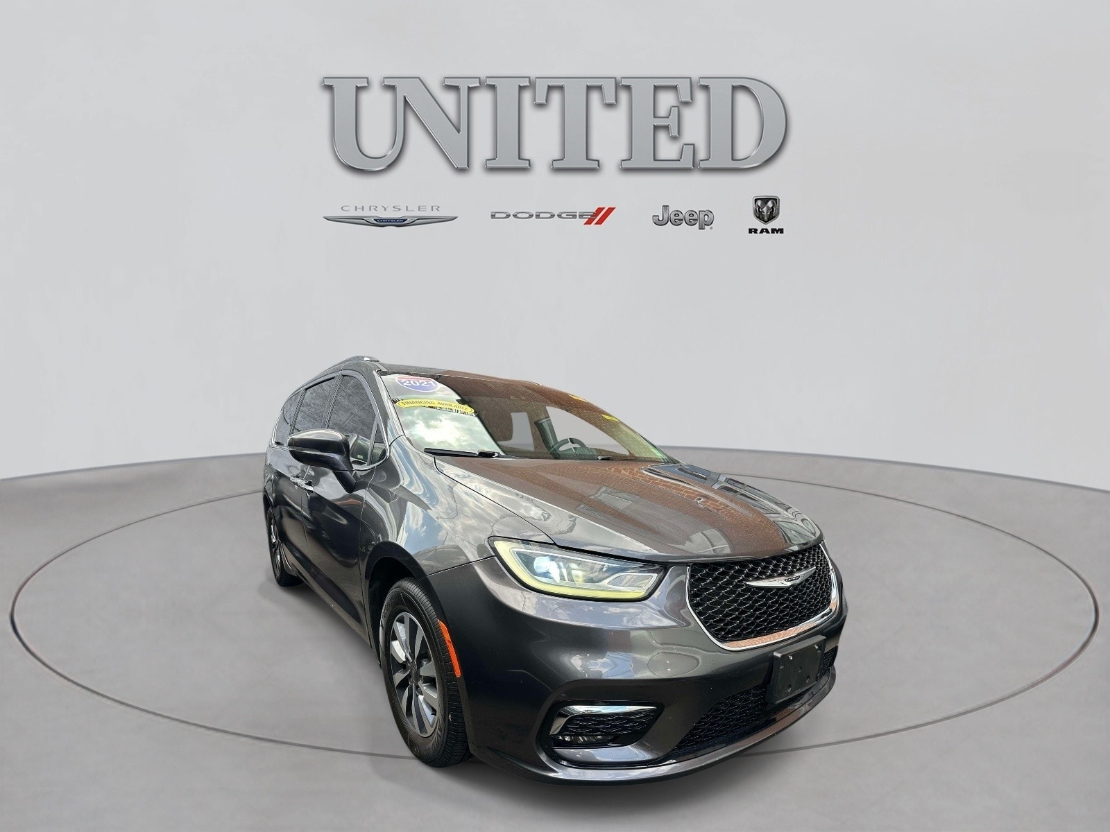 2021 Chrysler Pacifica Touring L's photo