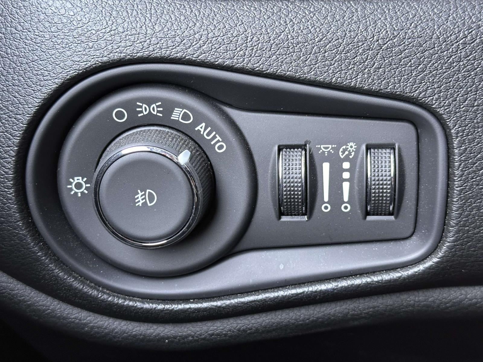 2020 Jeep Renegade Limited - Photo 24