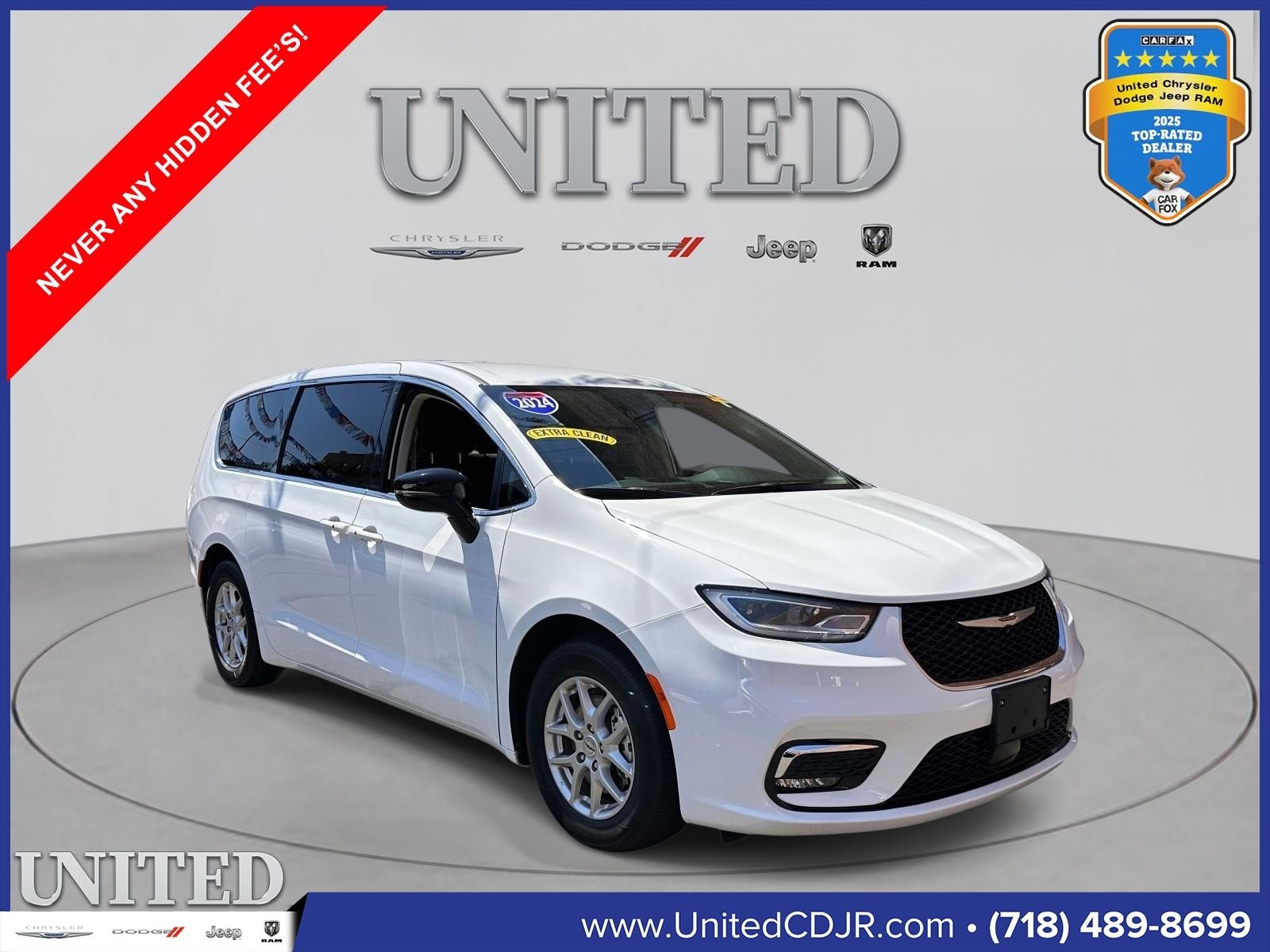 2024 Chrysler Pacifica Touring L's photo