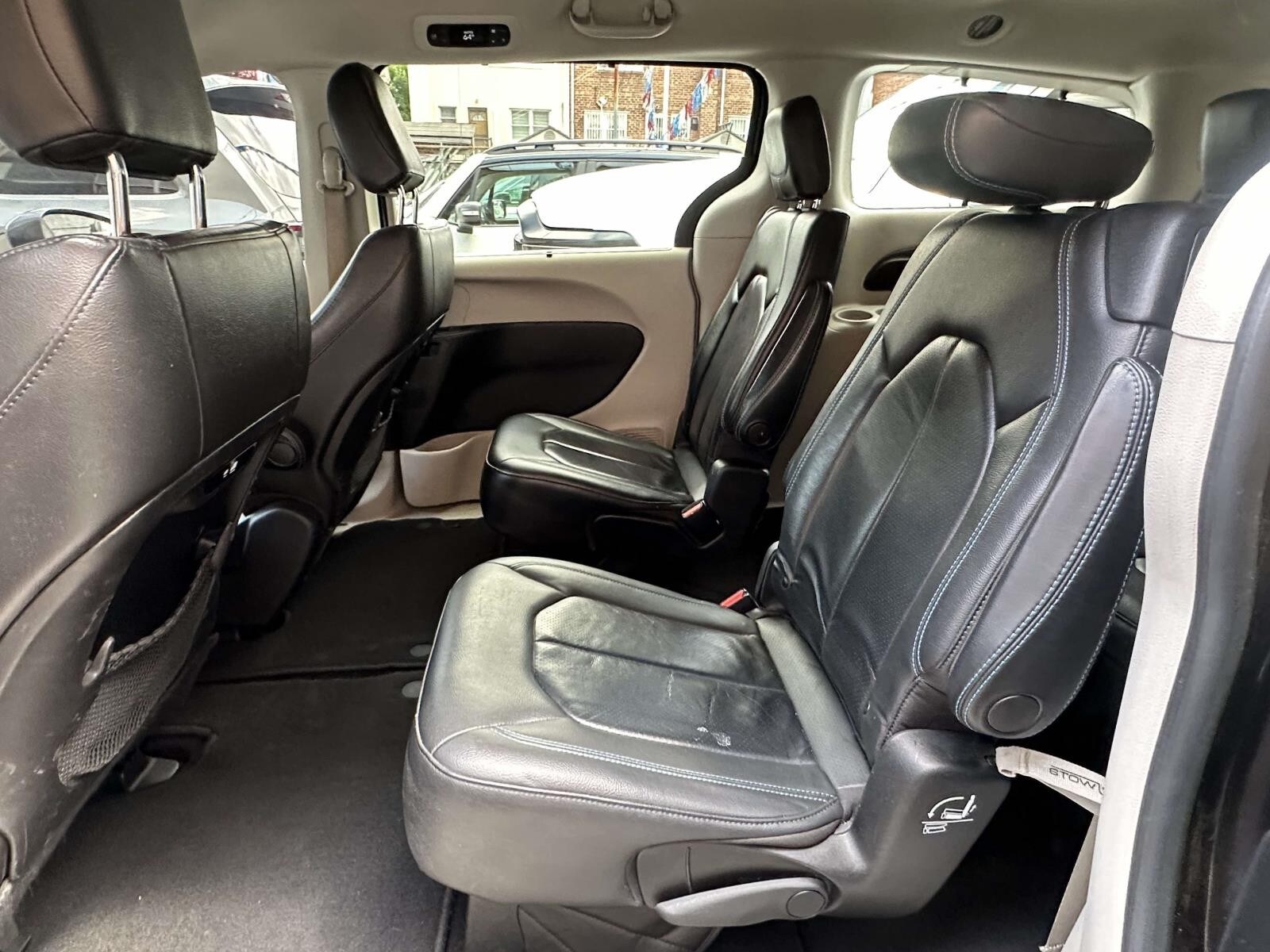 2021 Chrysler Pacifica Touring L - Photo 14