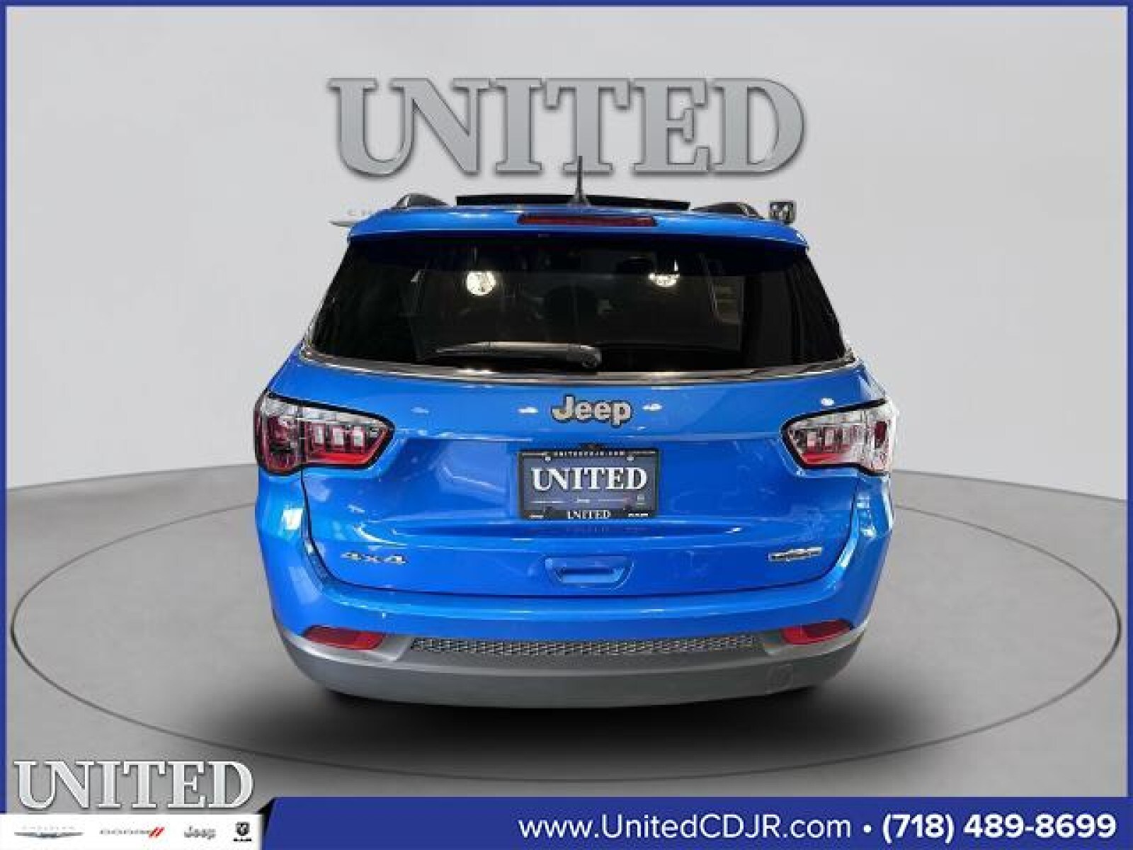 2023 Jeep Compass Latitude Lux photo 3