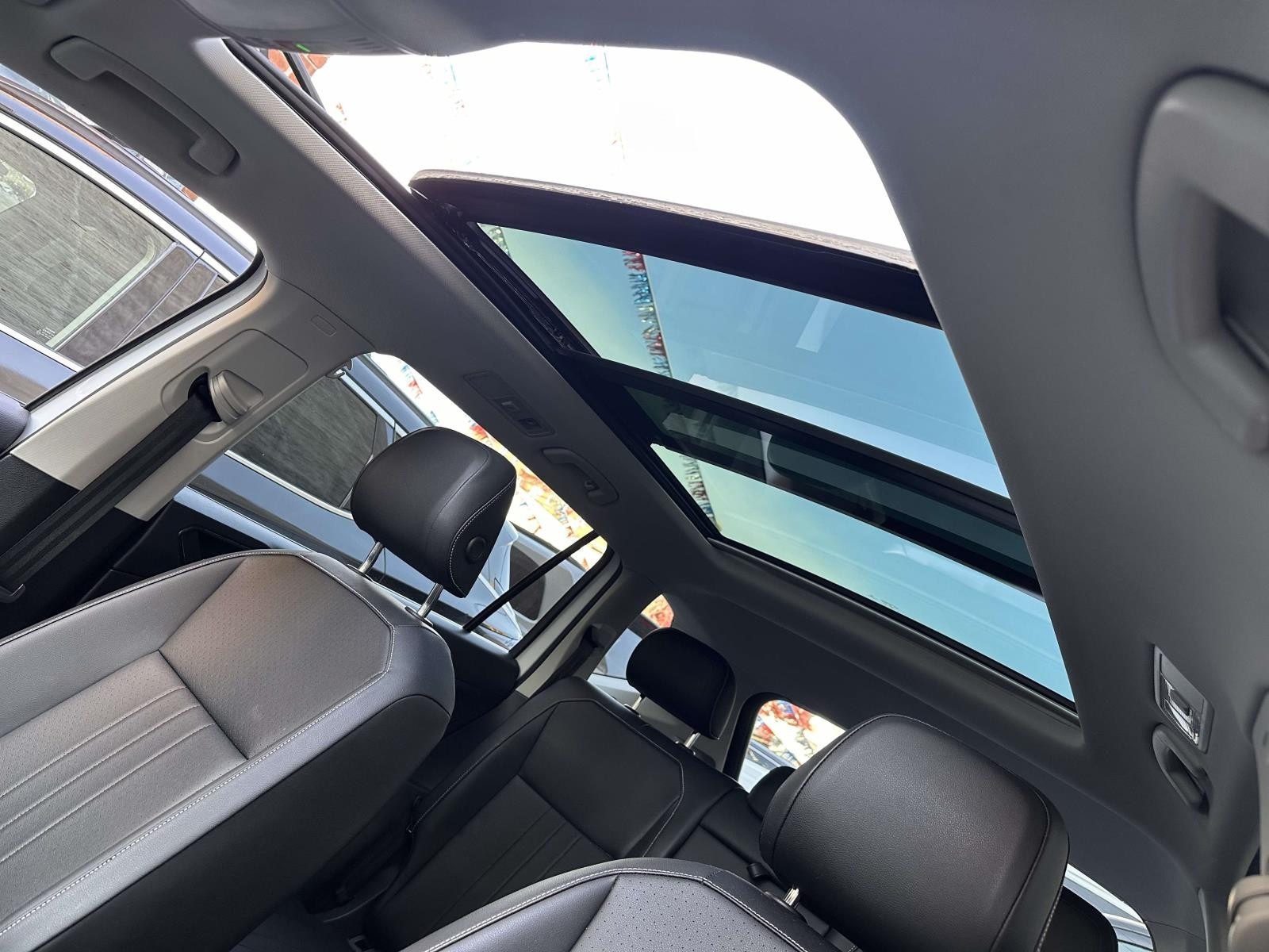 2022 Volkswagen Tiguan SE - Photo 14