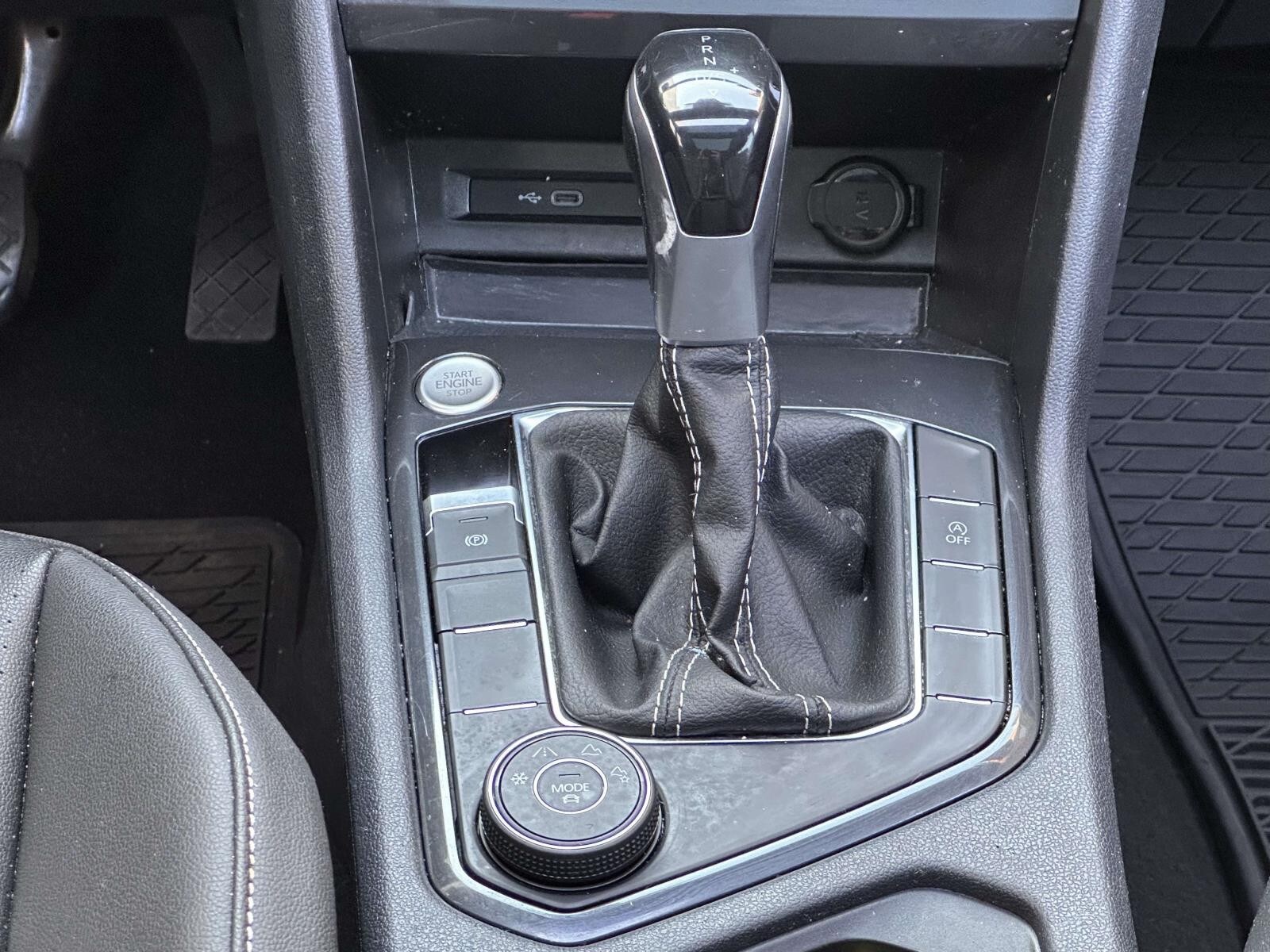 2022 Volkswagen Tiguan SE - Photo 20