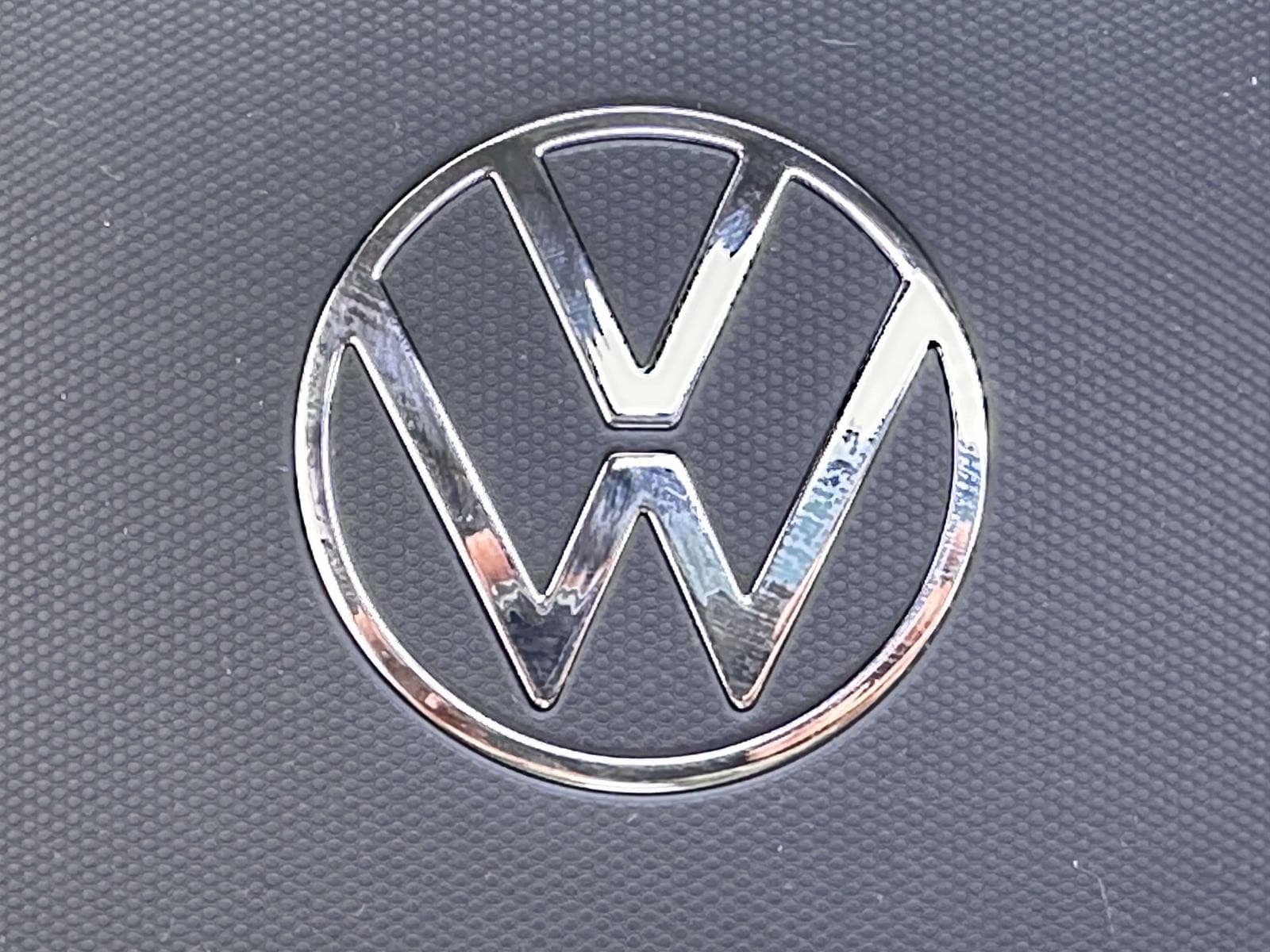 2022 Volkswagen Tiguan SE - Photo 26