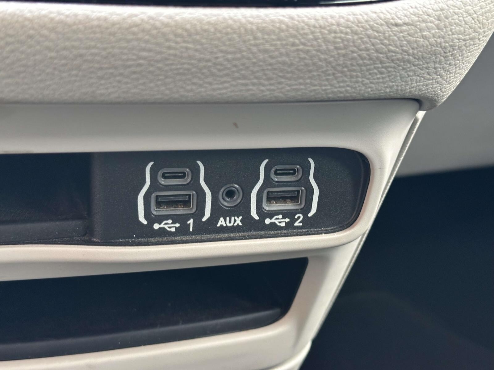 2021 Chrysler Pacifica Touring L - Photo 25