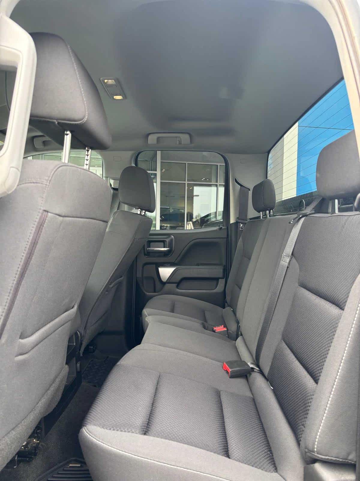 2018 Chevrolet Silverado 1500 LT photo 4