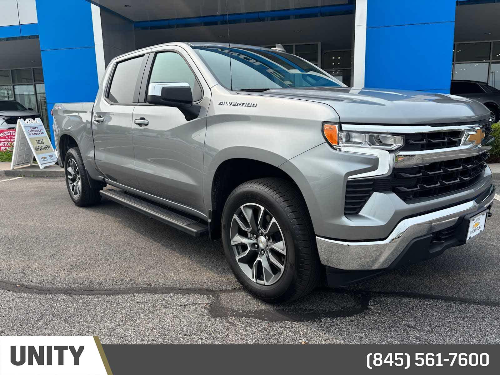 2024 Chevrolet Silverado 1500 LT photo 3