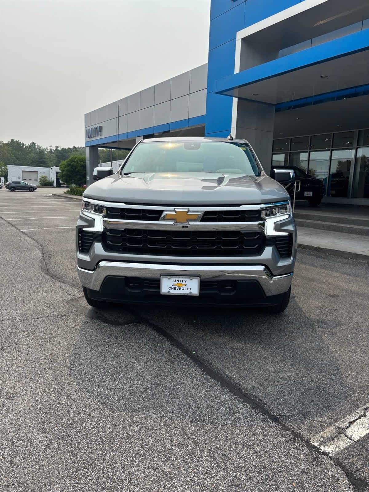 2024 Chevrolet Silverado 1500 LT photo 2