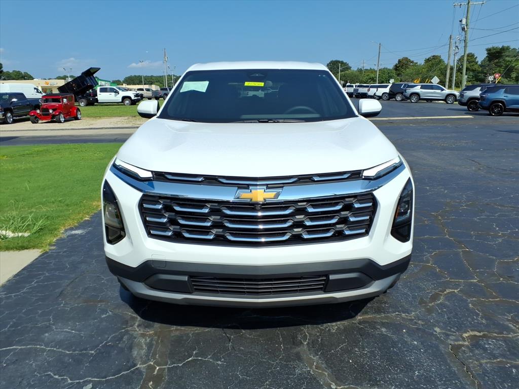 2027 Chevrolet Equinox LT - Photo 9