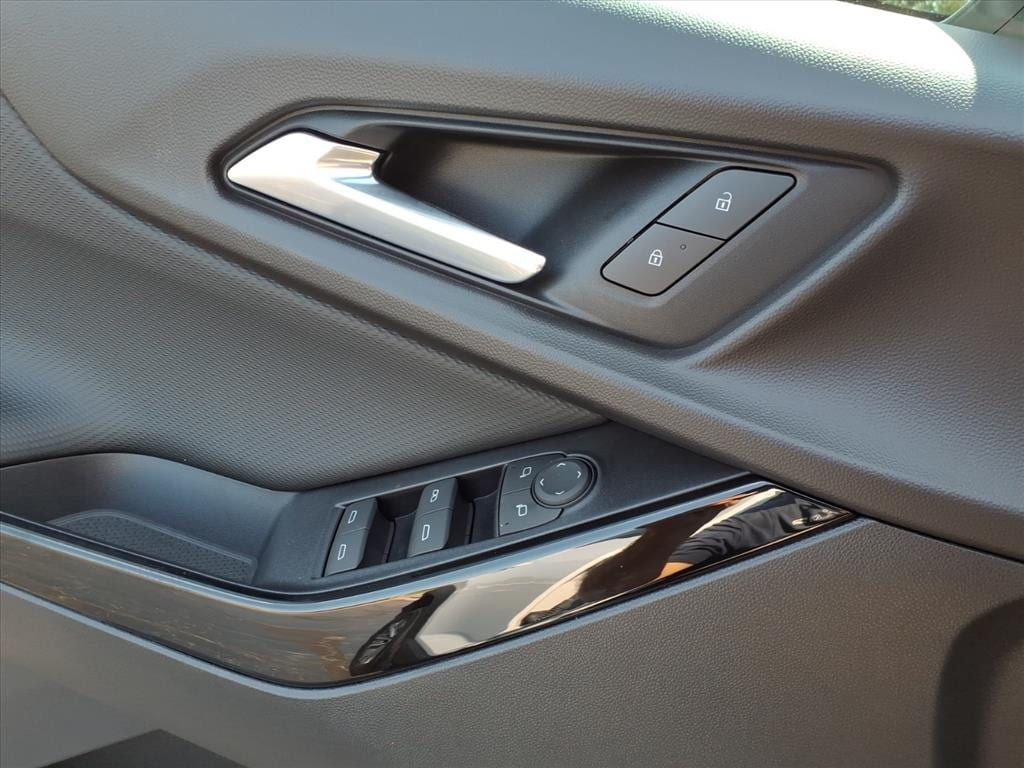 2027 Chevrolet Equinox LT - Photo 26