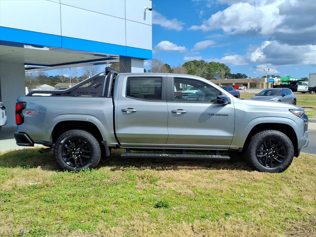 2025 Chevrolet Colorado Z71 - Photo 10