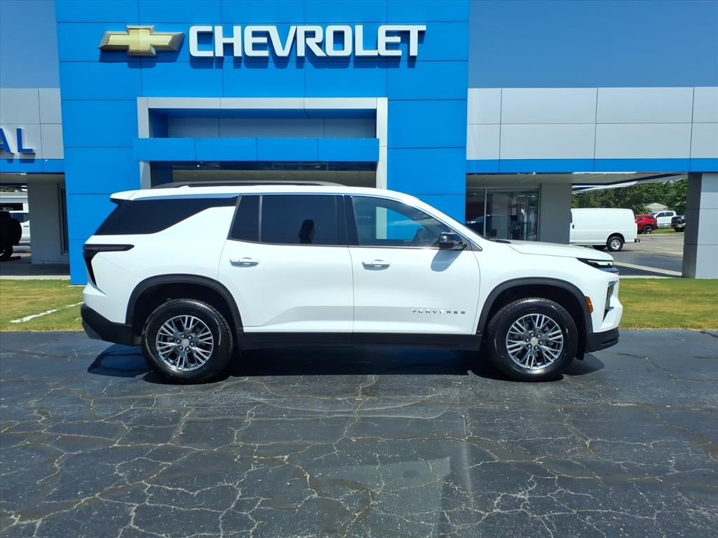 Used 2025 Chevrolet Traverse LT SUV