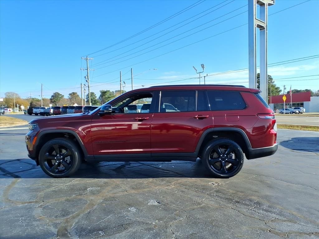 Used 2023 Jeep Grand Cherokee L Laredo SUV