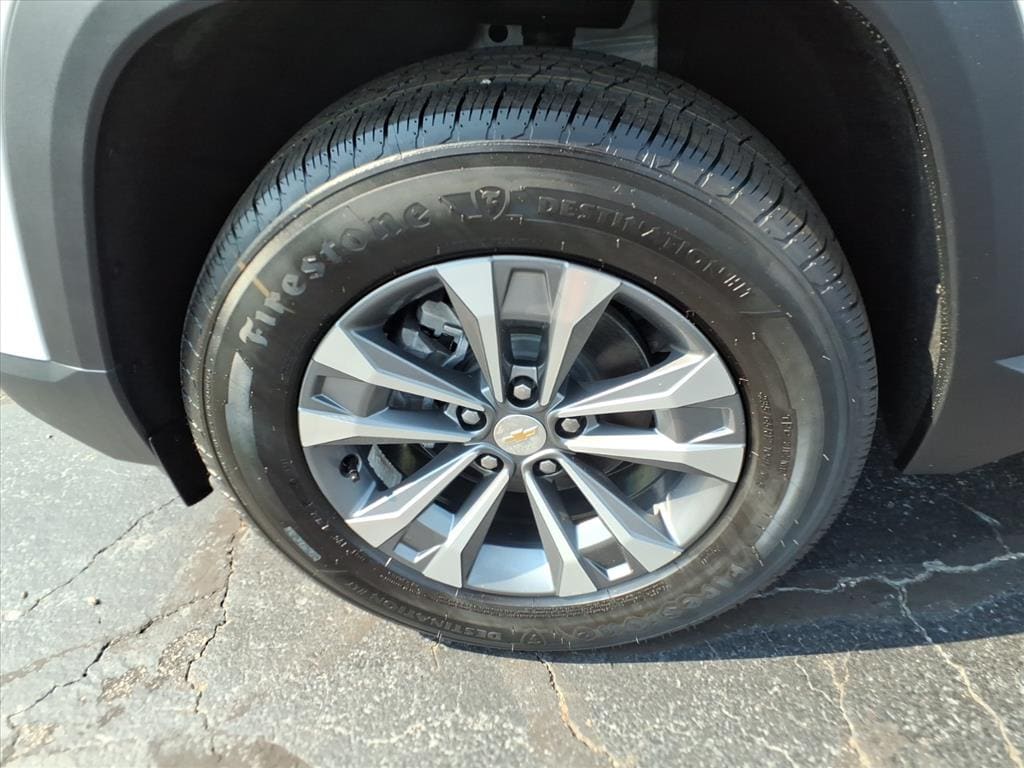2027 Chevrolet Equinox LT - Photo 10