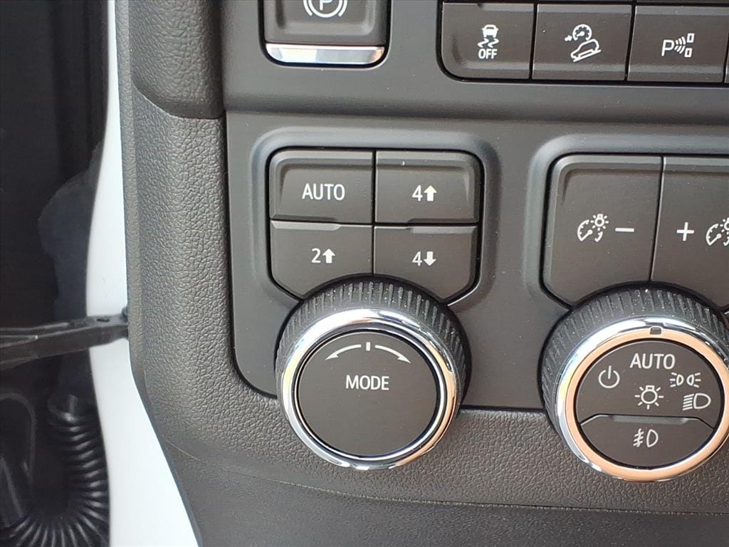 2026 Chevrolet Suburban High Country - Photo 32