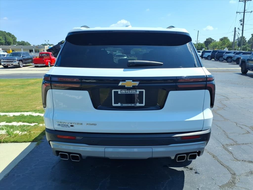 Used 2025 Chevrolet Traverse LT SUV