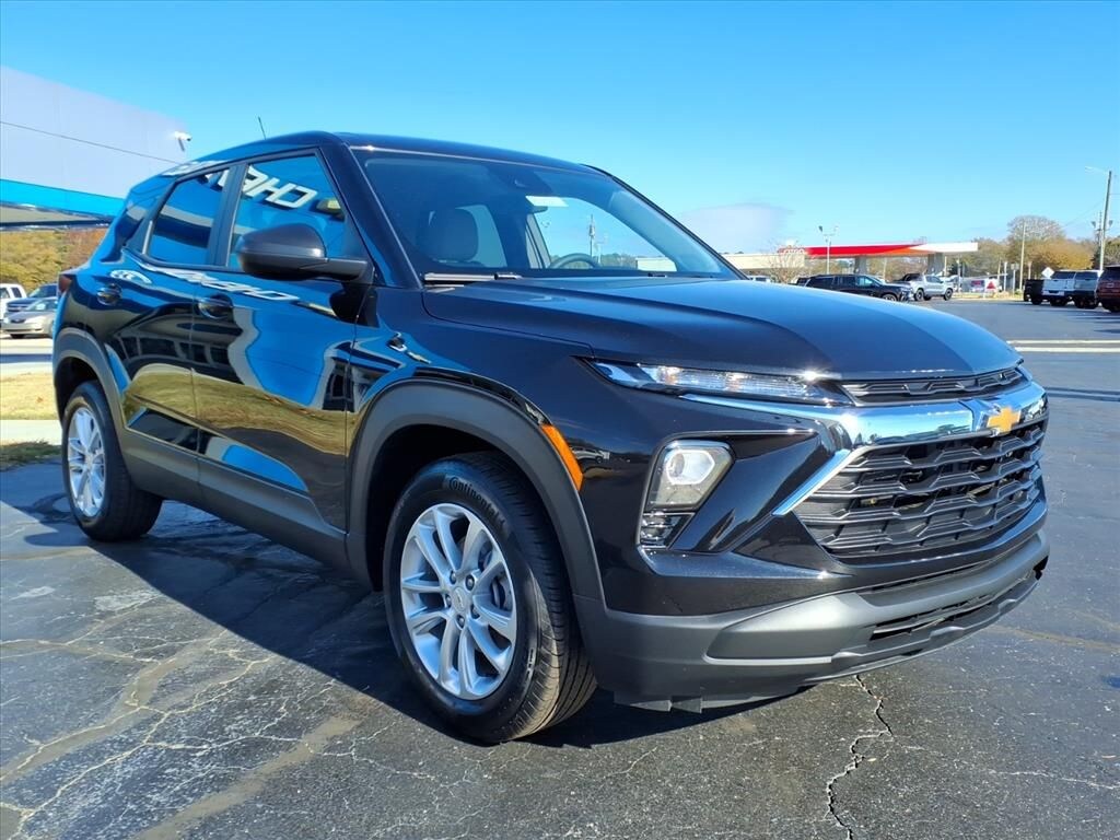 Used 2025 Chevrolet Trailblazer LS SUV
