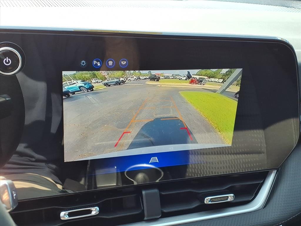 2027 Chevrolet Equinox LT - Photo 18