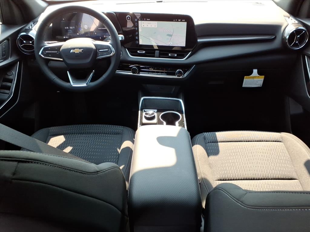 2027 Chevrolet Equinox LT - Photo 11