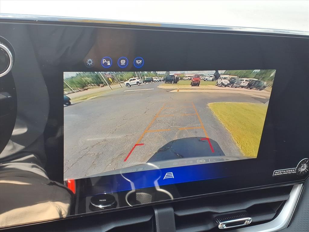 2027 Chevrolet Equinox LT - Photo 19