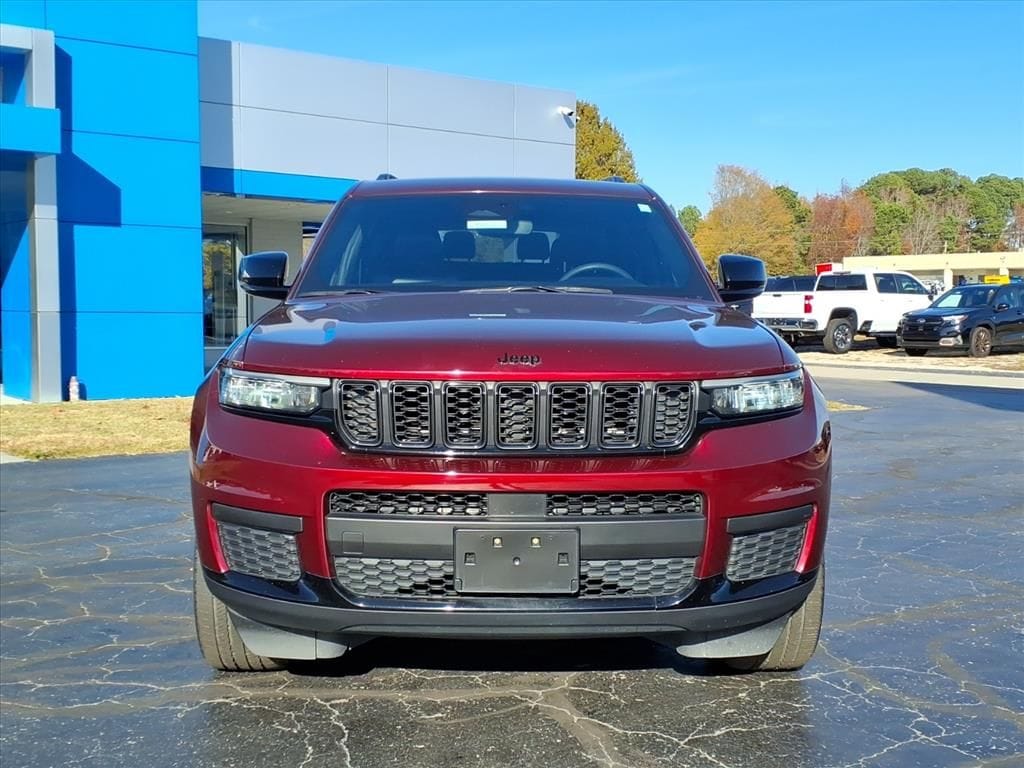 Used 2023 Jeep Grand Cherokee L Laredo SUV