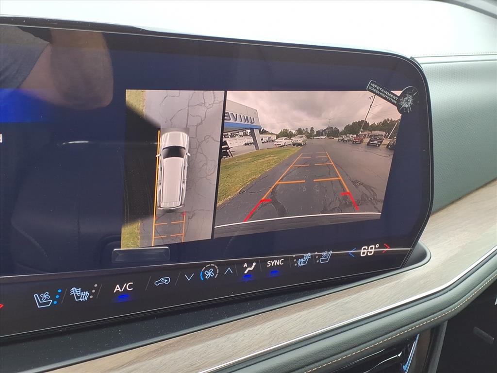 2026 Chevrolet Suburban High Country - Photo 24