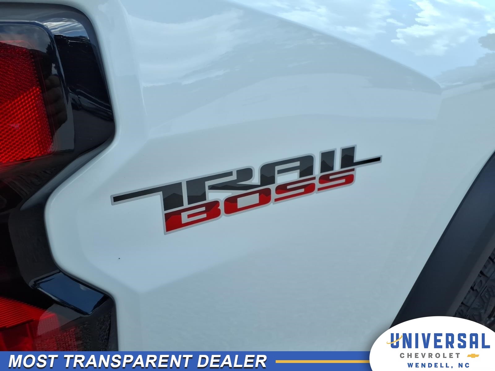 2026 Chevrolet Colorado Trail Boss - Photo 8