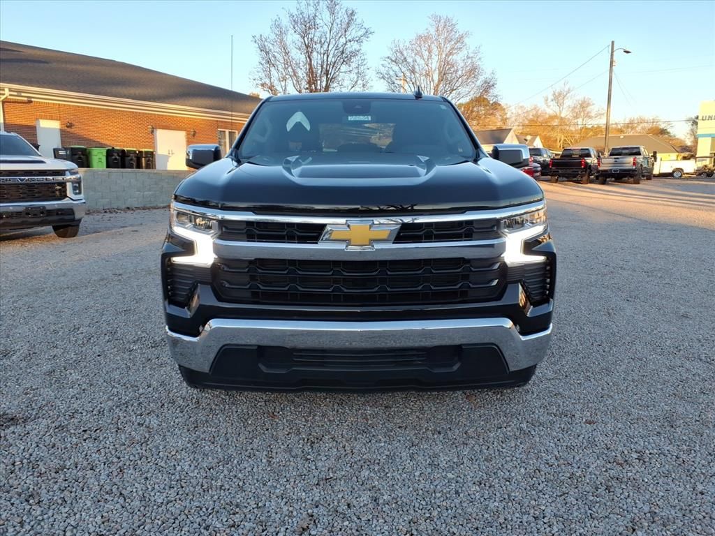 2025 Chevrolet Silverado 1500 LT photo 2