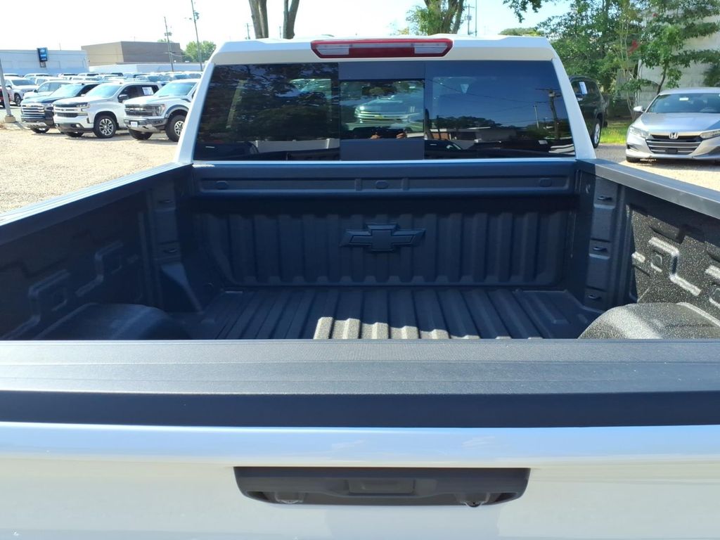 2026 Chevrolet Silverado 1500 LTZ - Photo 8