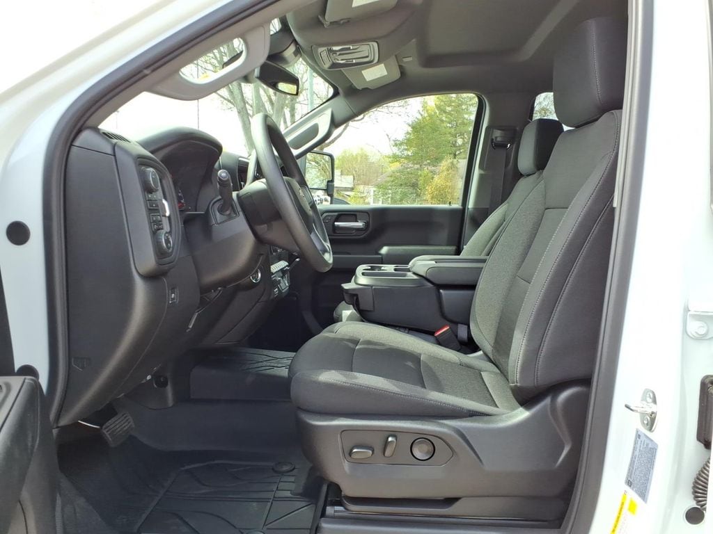 2026 Chevrolet Silverado 2500 HD Custom - Photo 16