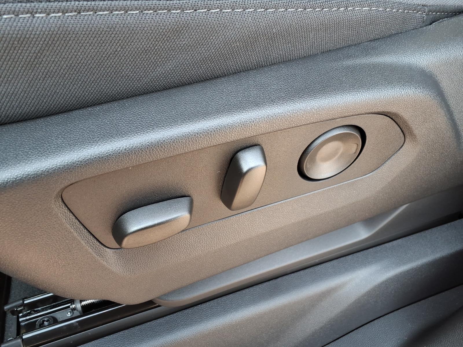 2026 Chevrolet Silverado 1500 Custom - Photo 18