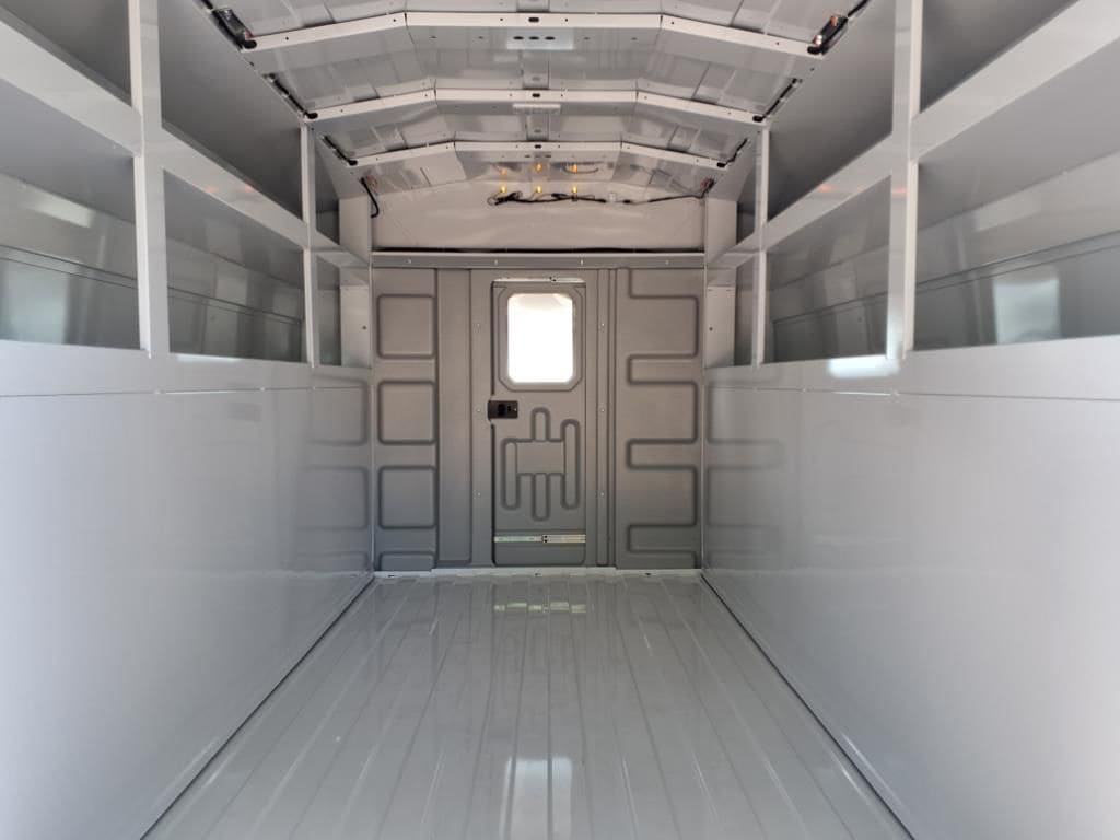 2025 Chevrolet Express Cutaway Base photo 12