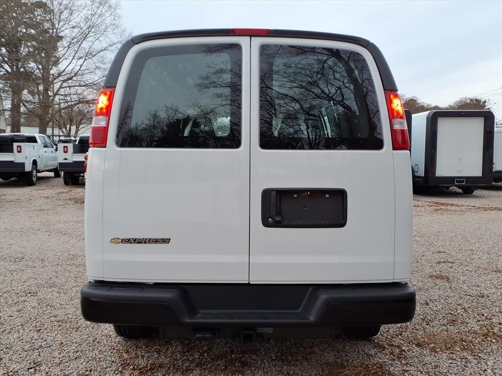 2025 Chevrolet Express Cargo Work Van - Photo 6