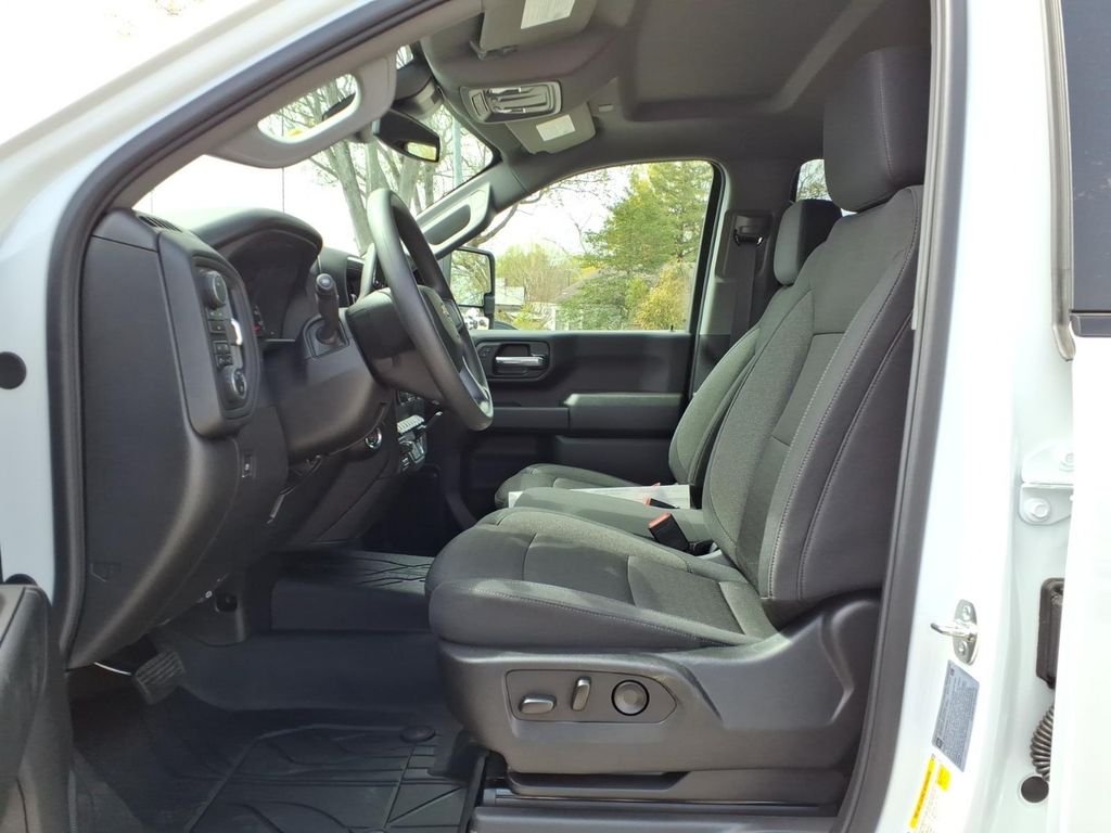 2026 Chevrolet Silverado 2500 HD Custom - Photo 17