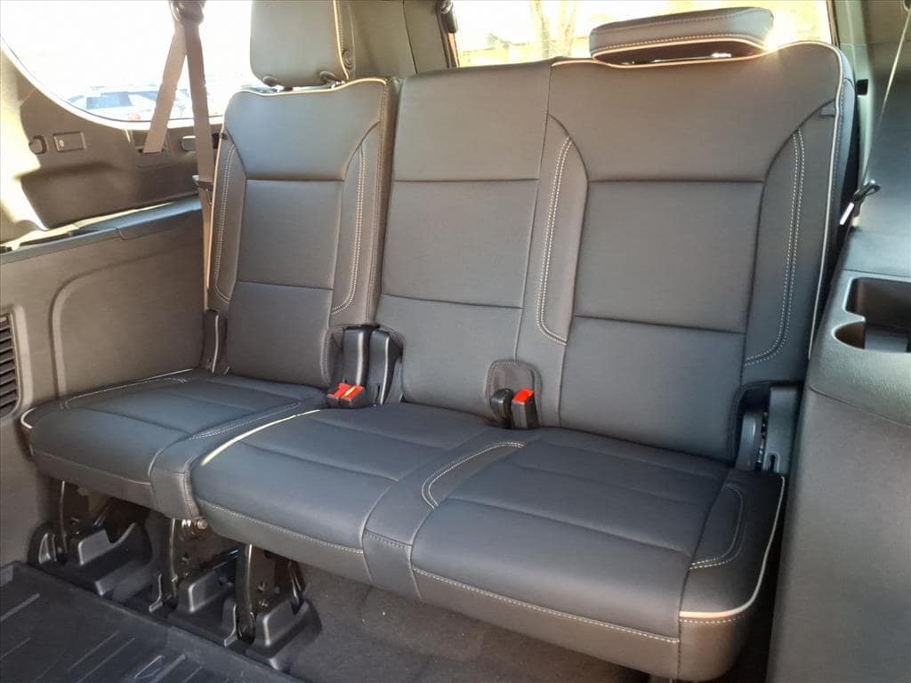 2026 Chevrolet Suburban Premier - Photo 12