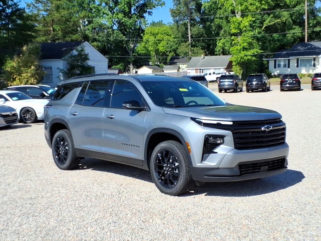 2026 Chevrolet Traverse FWD LT's photo