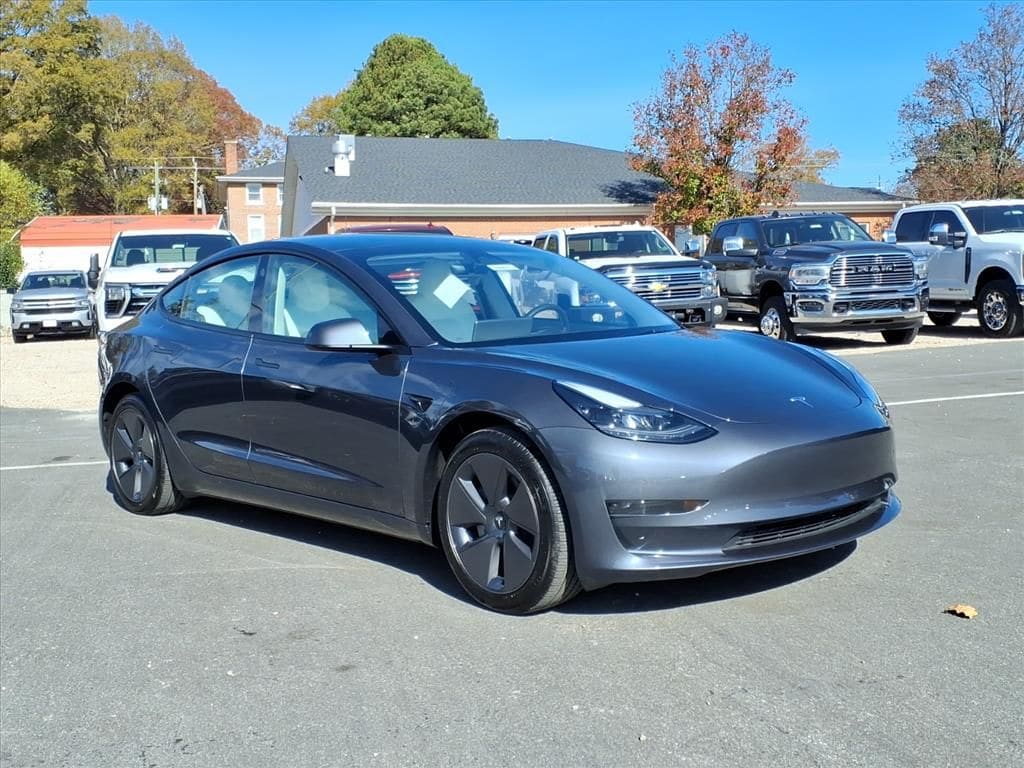 2023 Tesla Model 3 Base's photo