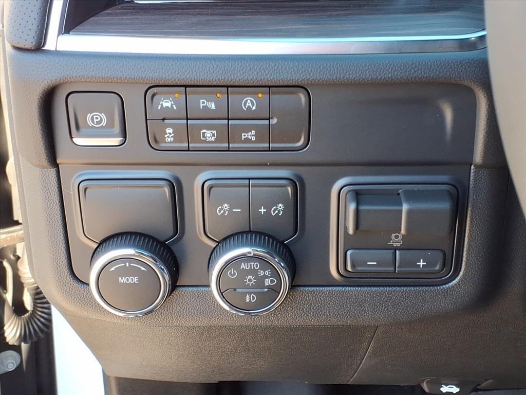 2026 Chevrolet Suburban Premier - Photo 26