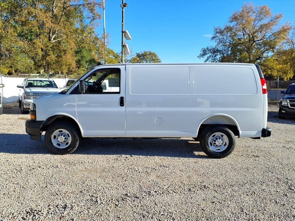 New 2025 Chevrolet Express Cutaway 3500 1WT Cutaway Van