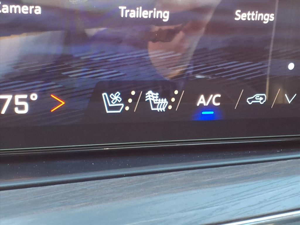 2026 Chevrolet Suburban Premier - Photo 23