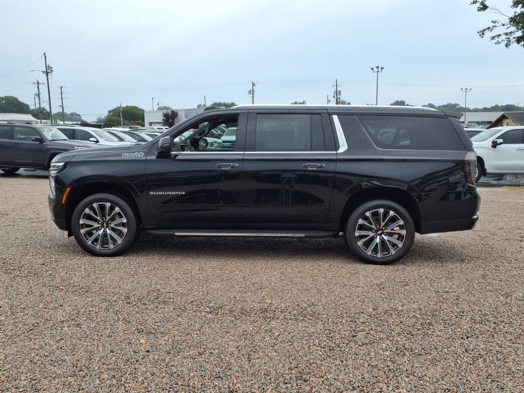 2025 Chevrolet Suburban High Country photo 2