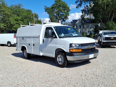 2025 Chevrolet Express Cutaway 3500 1WT Cutaway Van